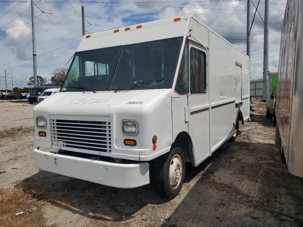 2006 Freightliner Chassis m M LINE WALK-IN VAN