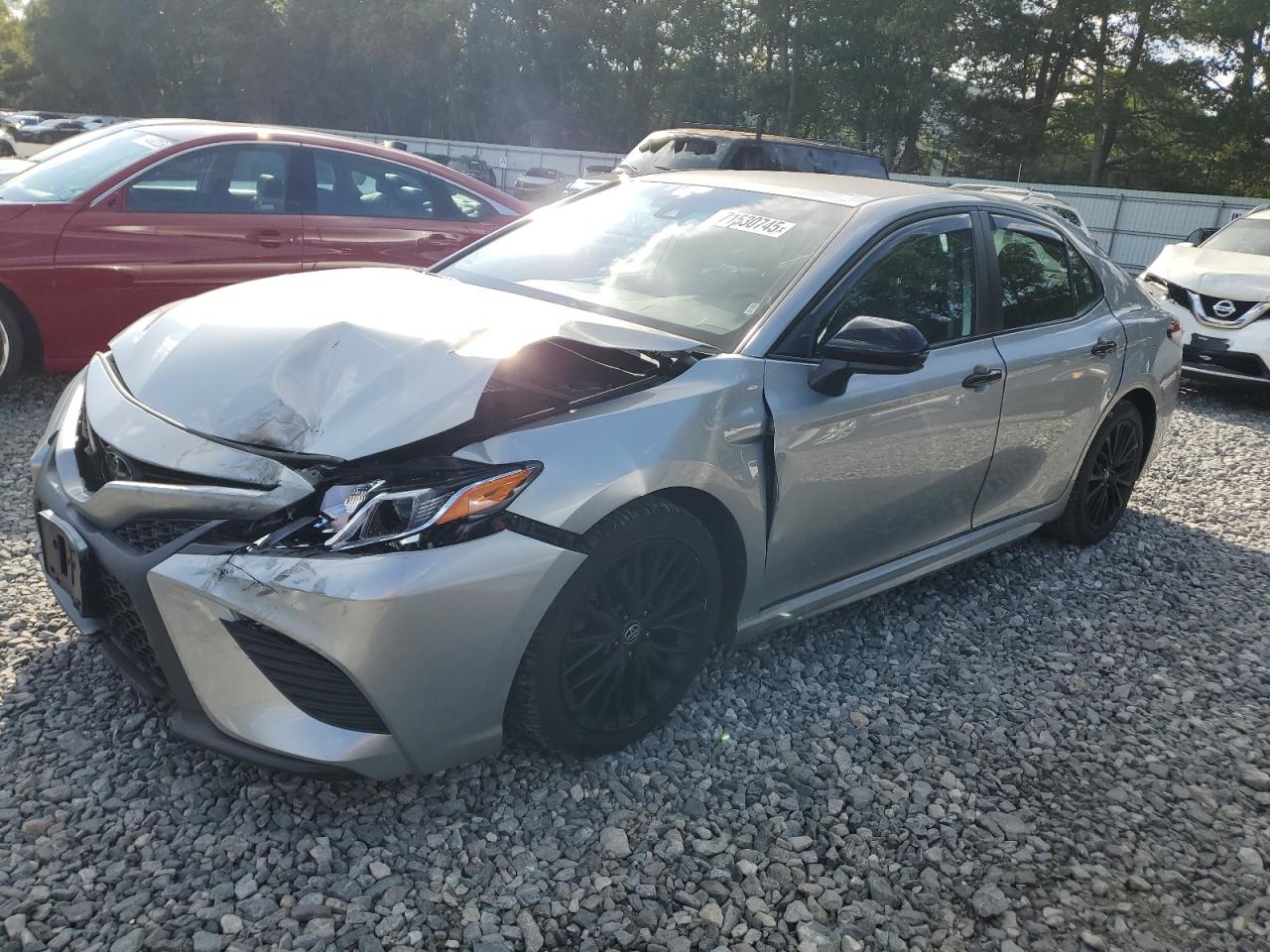2020 Toyota Camry se SE