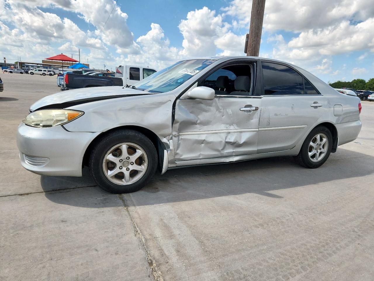 2005 Toyota Camry le LE