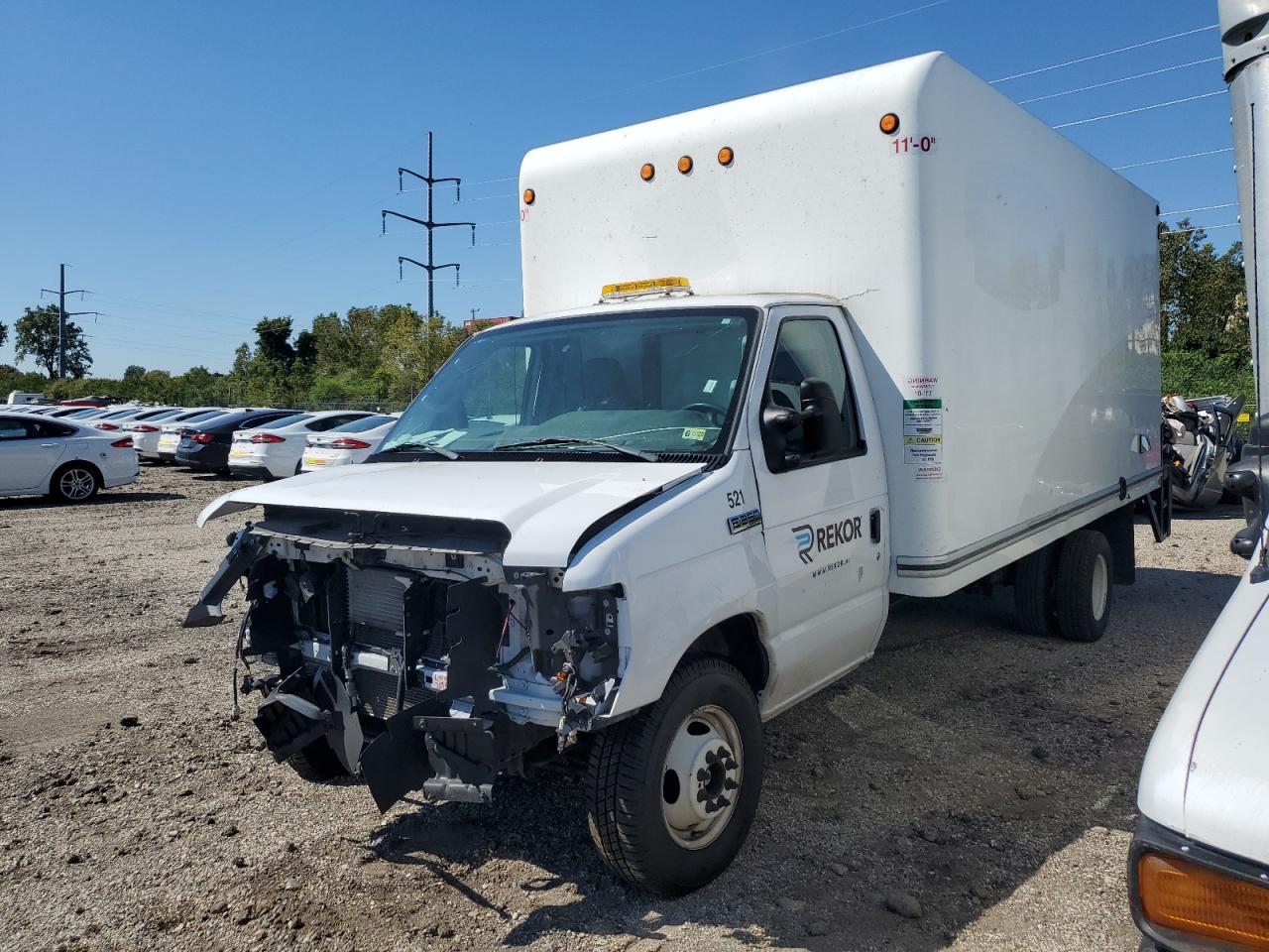 2022 Ford E350 super du