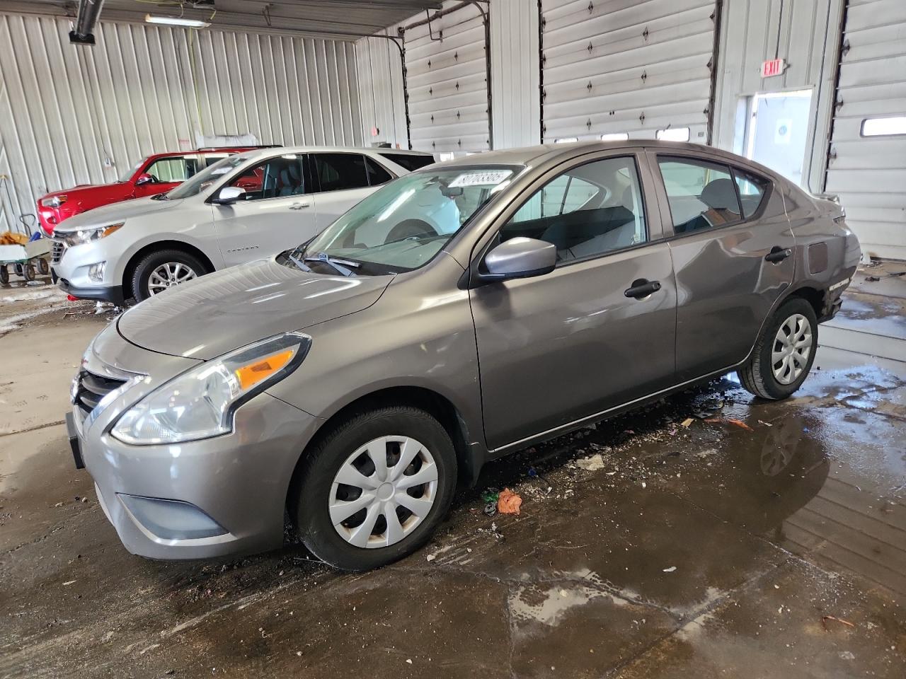 2016 Nissan Versa s S