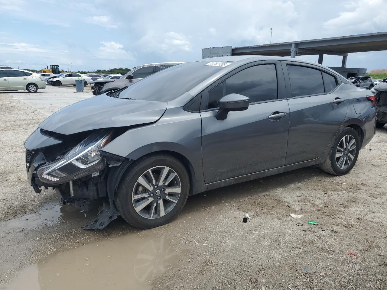 2021 Nissan Versa sv SV