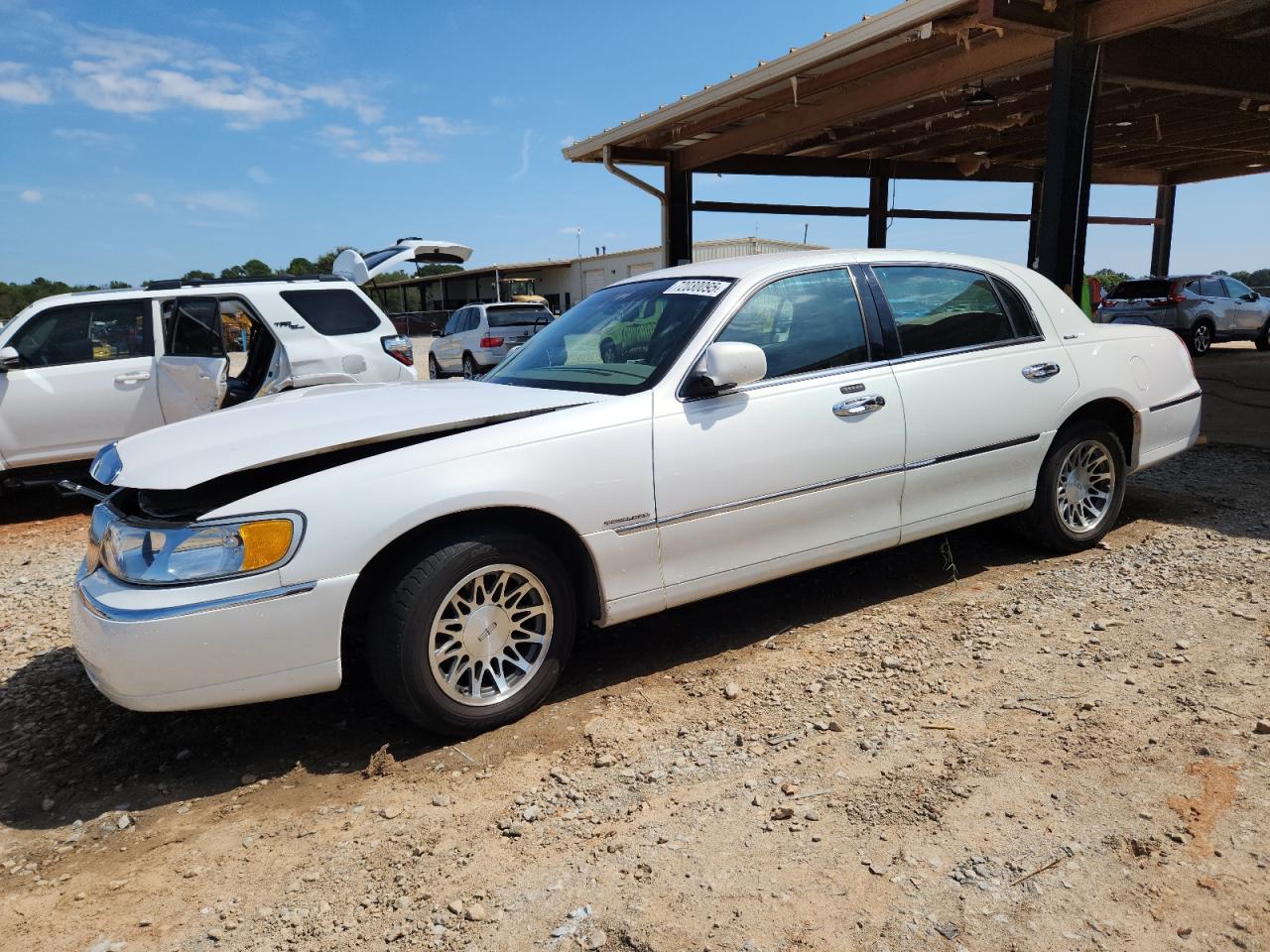 2001 Lincoln Town car s SIGNATURE