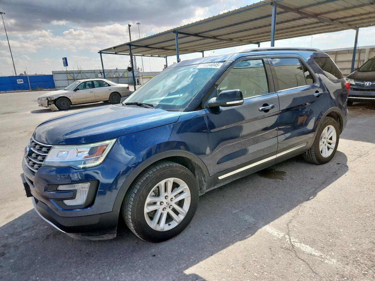 2016 Ford Explorer x XLT