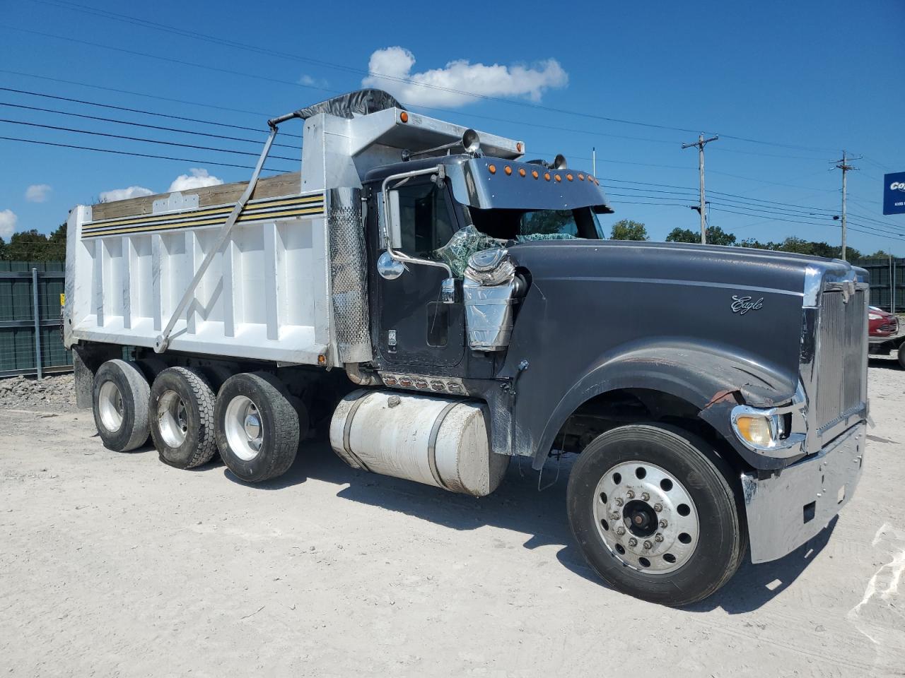 2005 International 9900
