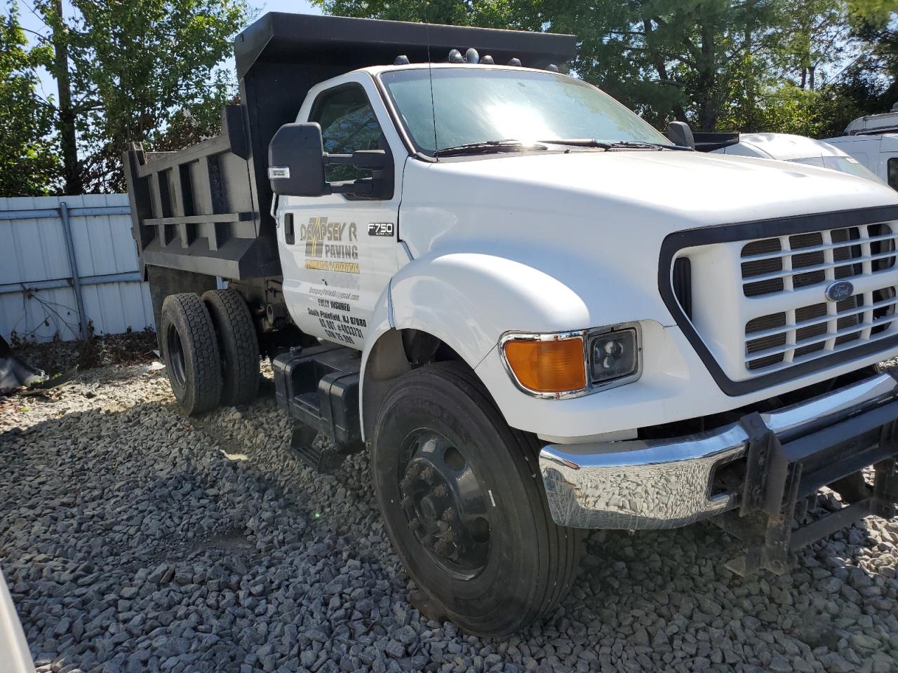 2000 Ford F-750