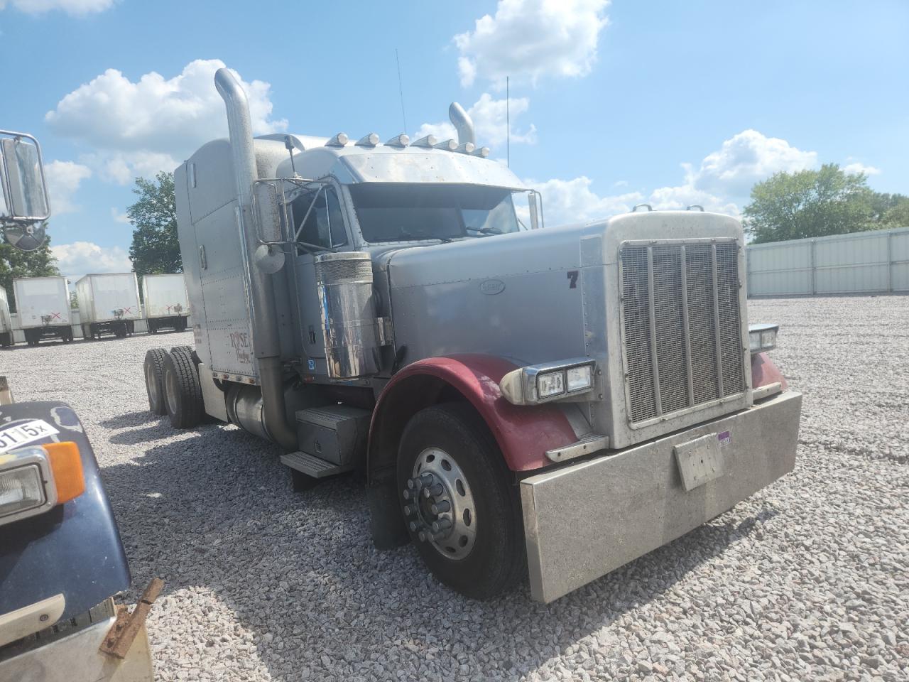 2000 Peterbilt 379
