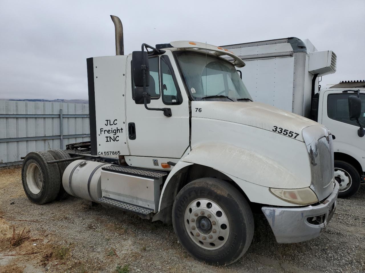 2015 International 8600 Semi Truck