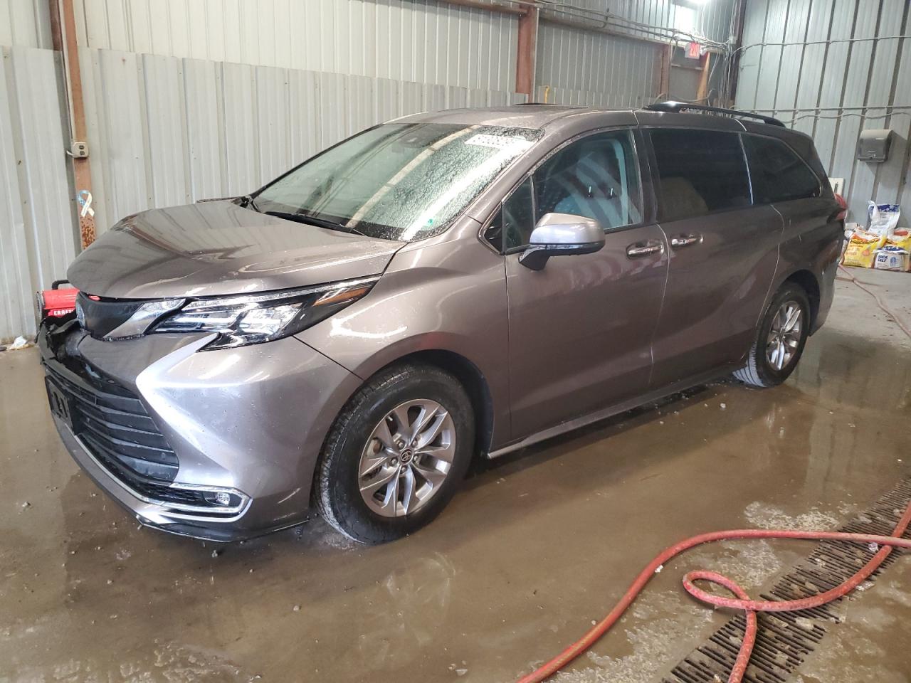 2024 Toyota Sienna xle XLE