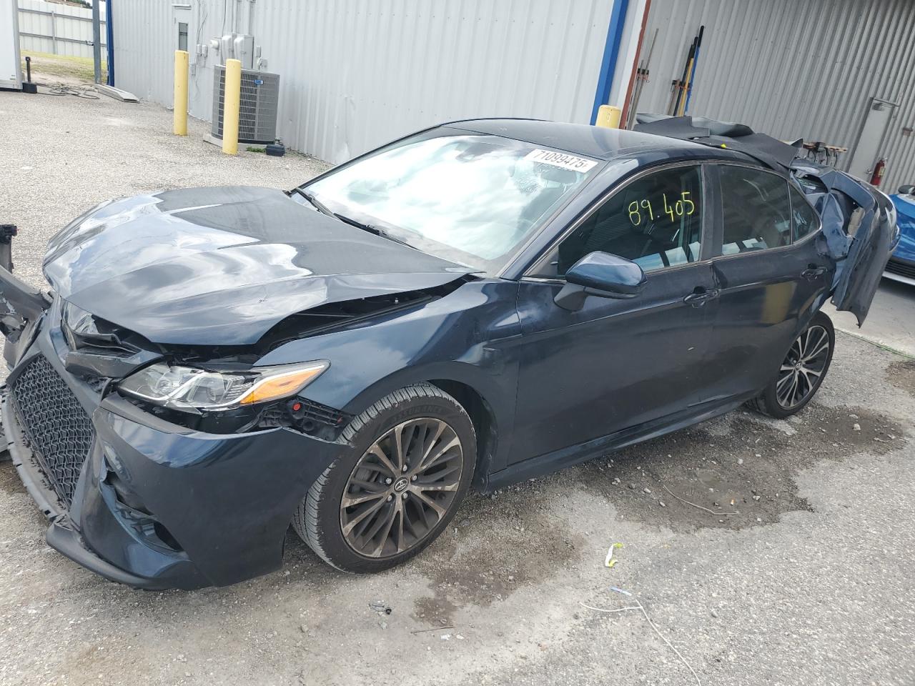 2020 Toyota Camry se SE