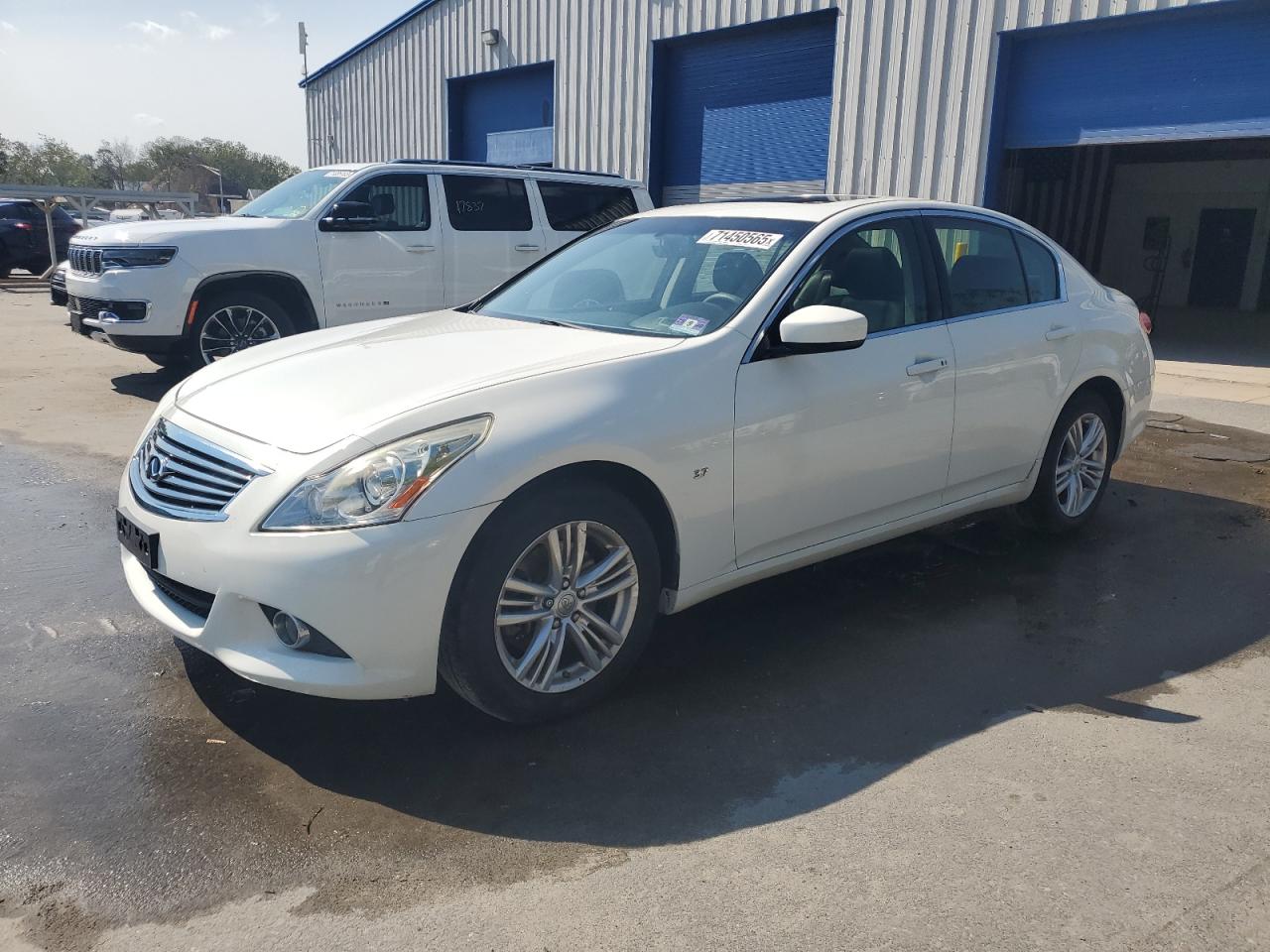 2015 Infiniti Q40
