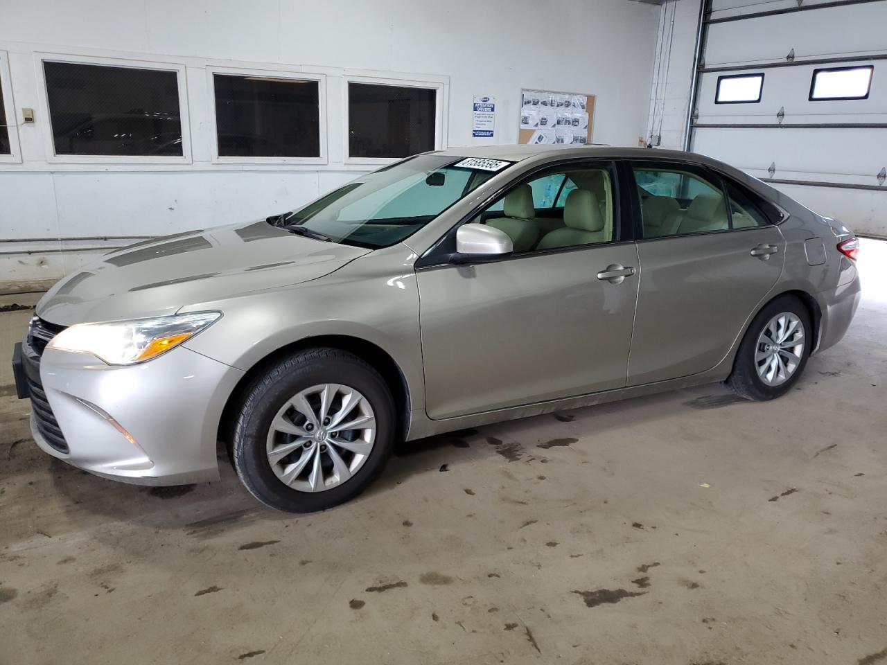 2015 Toyota Camry le LE