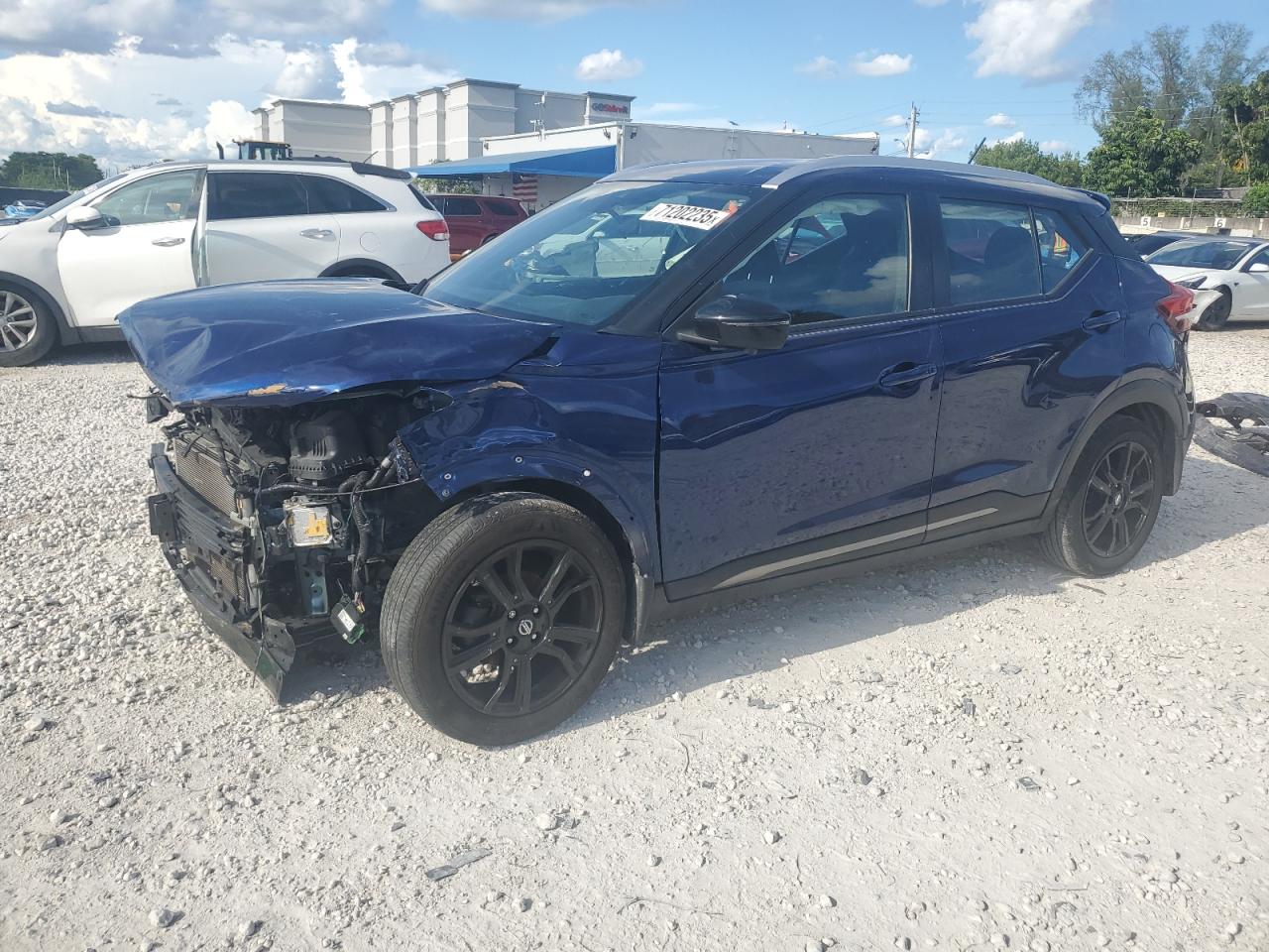2020 Nissan Kicks sr SR