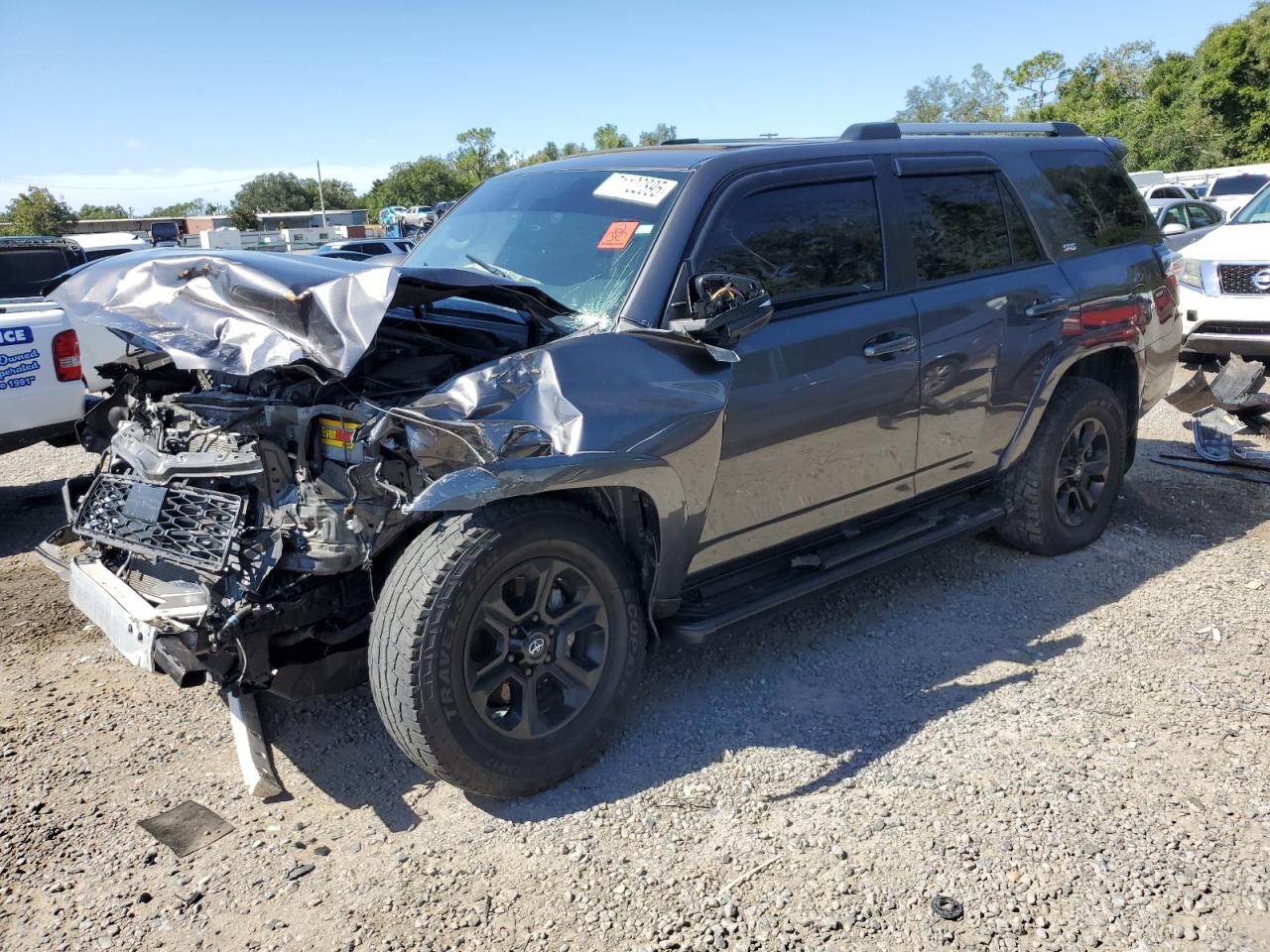 2021 Toyota 4runner sr SR5