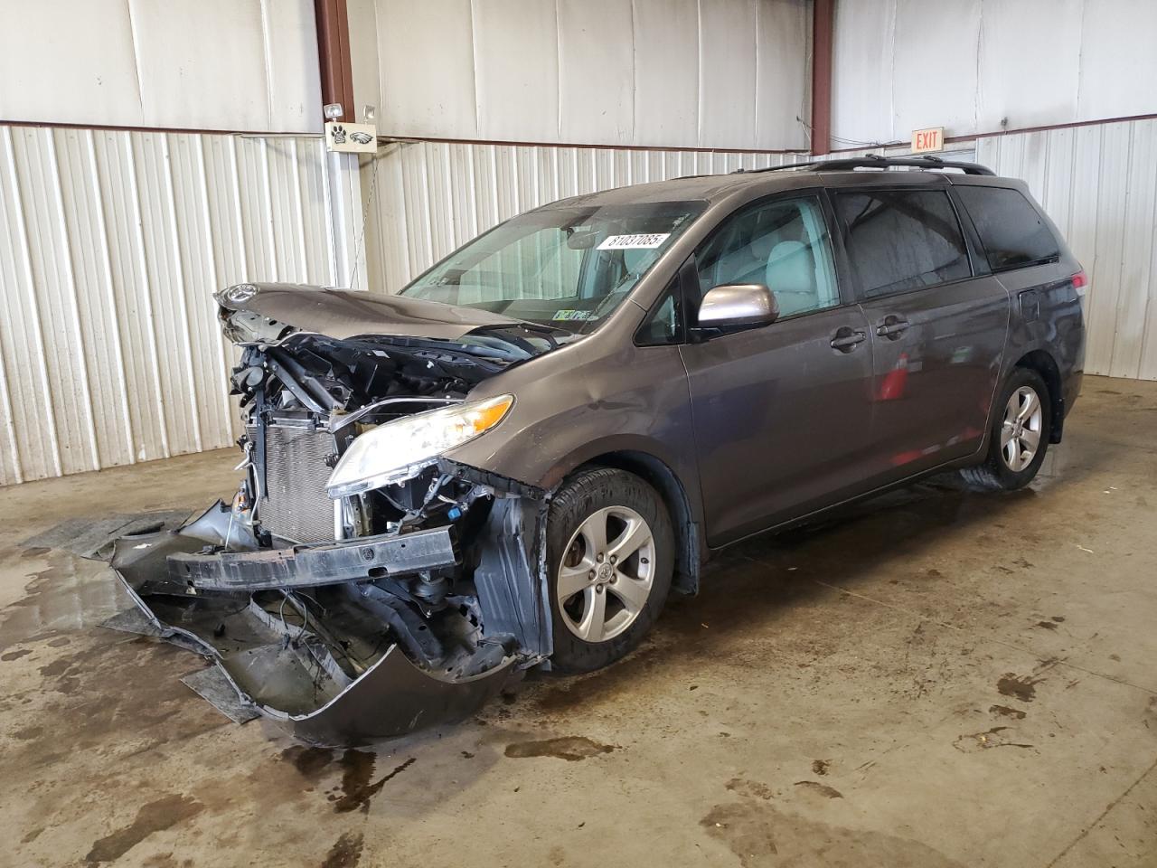 2013 Toyota Sienna le LE
