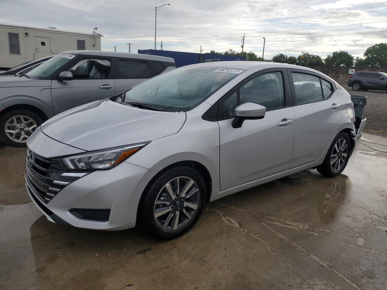 2025 Nissan Versa sv SV