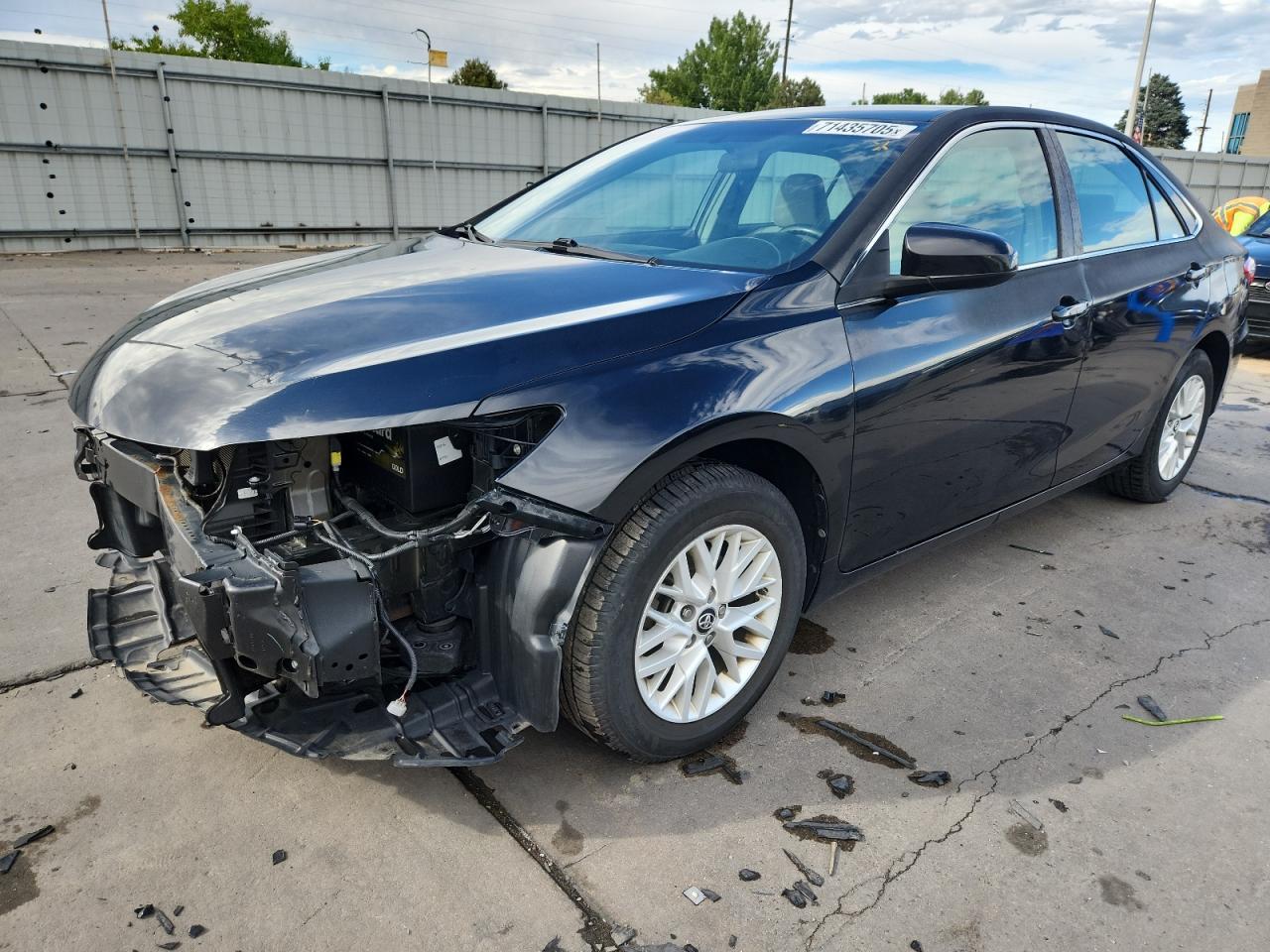 2016 Toyota Camry le LE