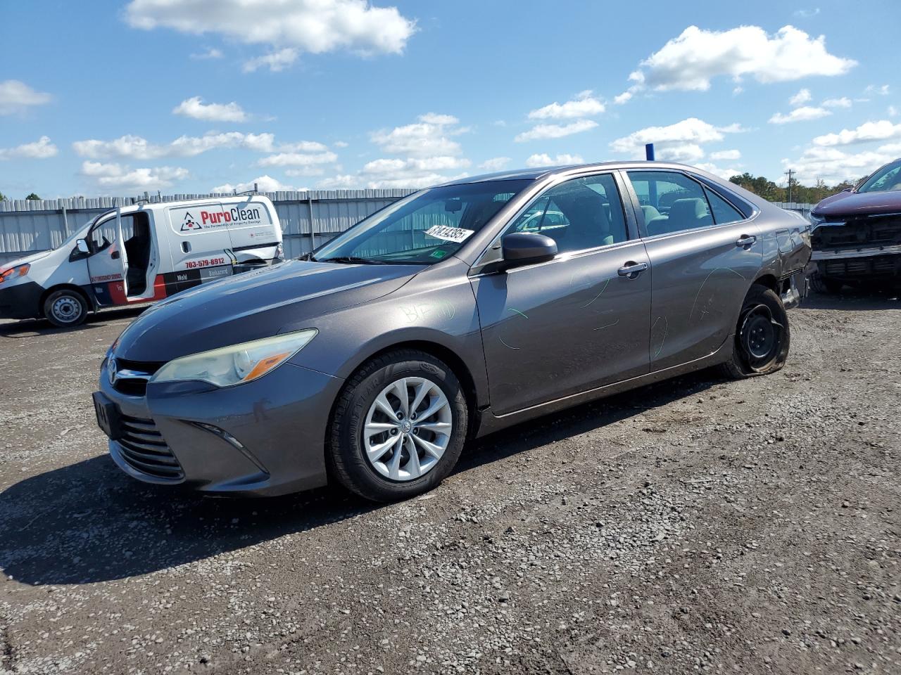 2016 Toyota Camry le LE