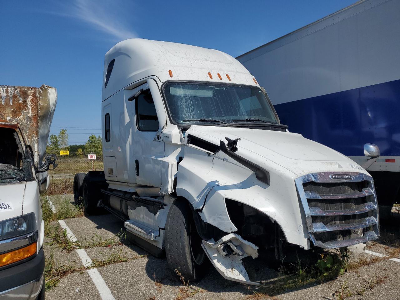 2020 Freightliner Cascadia 126