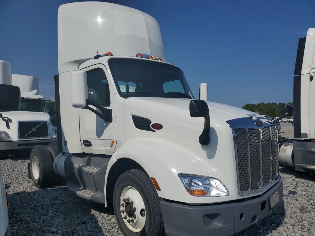 2015 Peterbilt tractor 579