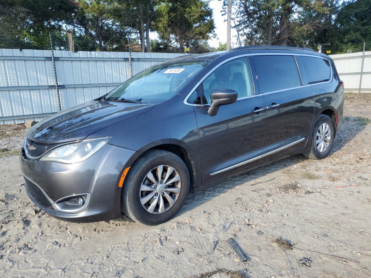 2017 Chrysler Pacifica touring l TOURING L