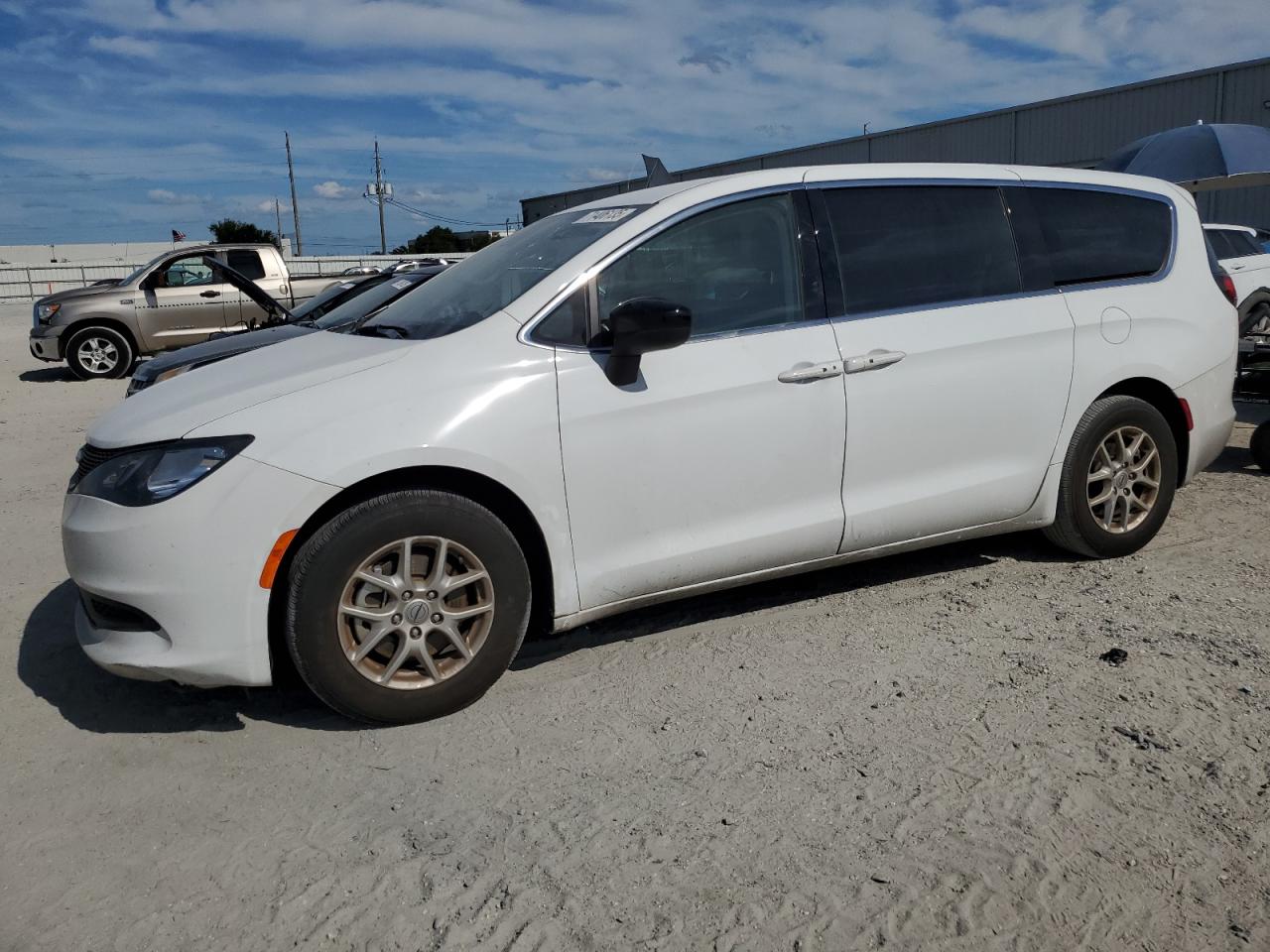 2024 Chrysler Voyager