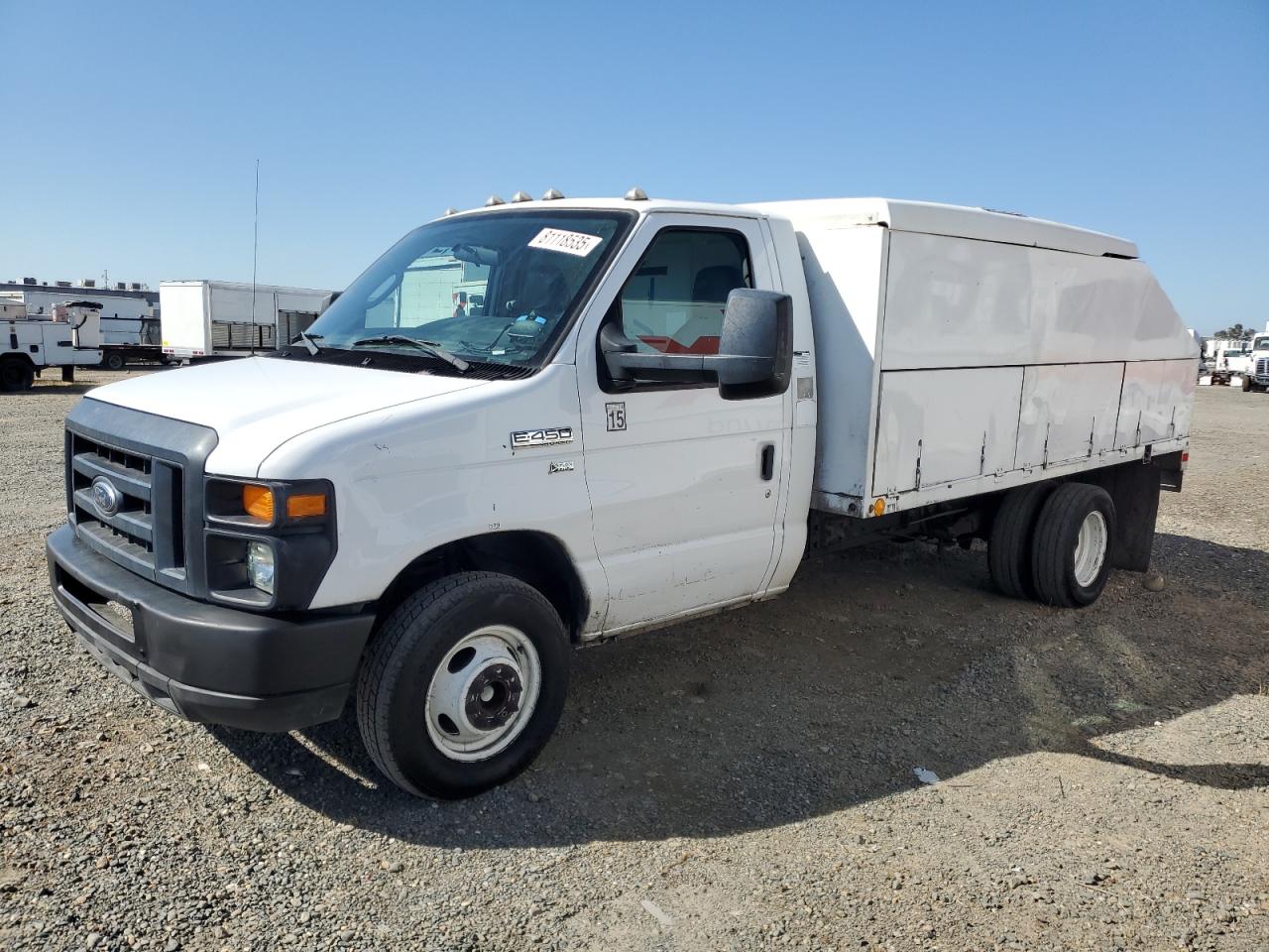 2011 Ford Econoline E450 Super Duty Cutaway Van