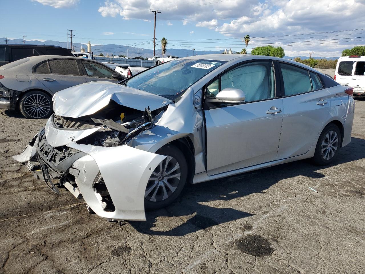 2021 Toyota Prius prim LE