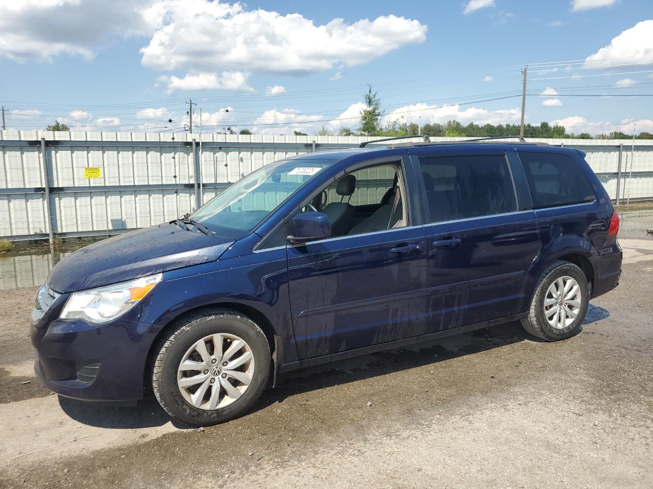 2013 Volkswagen Routan se SE