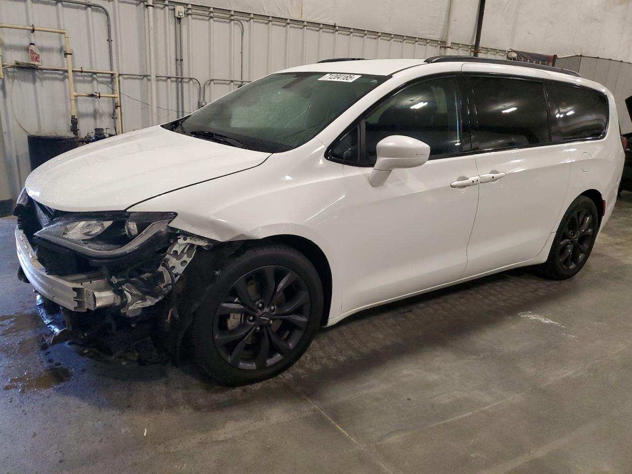 2018 Chrysler Pacifica touring l TOURING L
