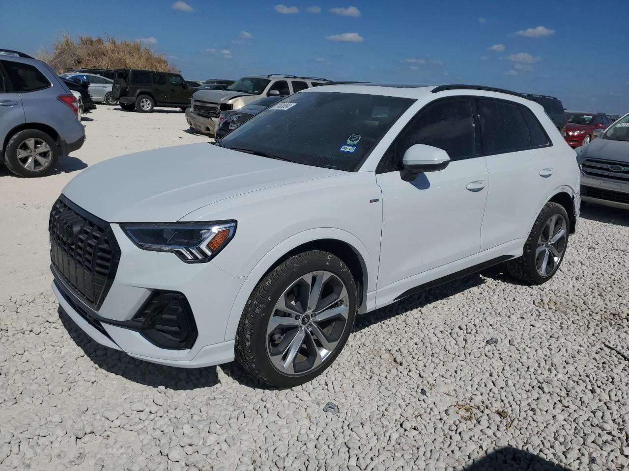 2022 Audi Q3