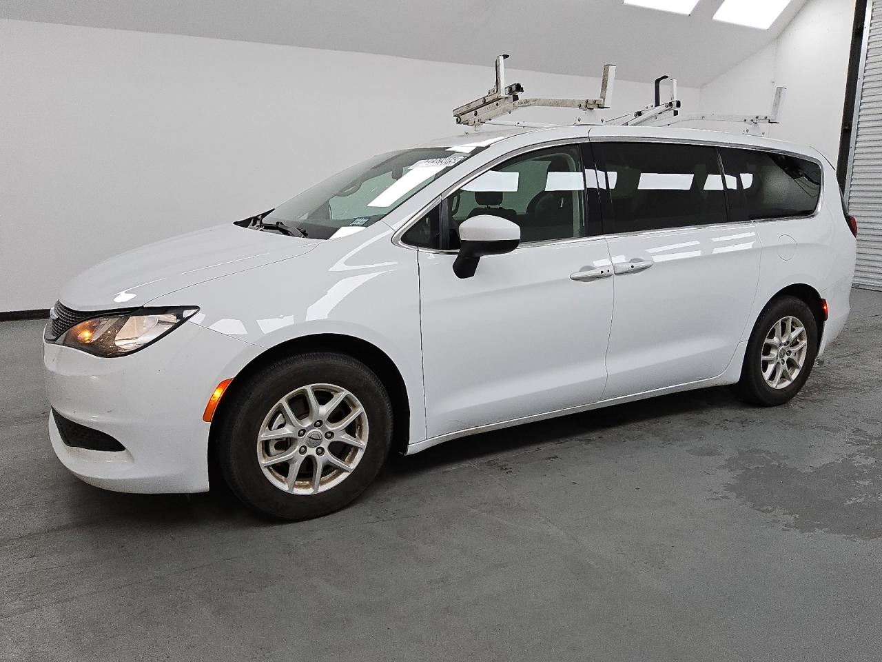 2022 Chrysler Voyager