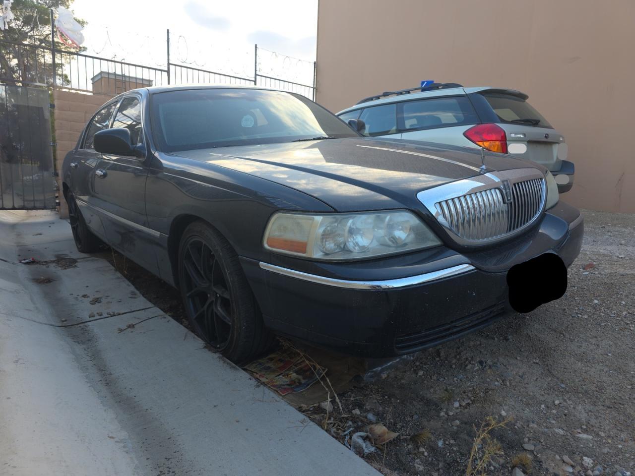 2011 Lincoln Town Car