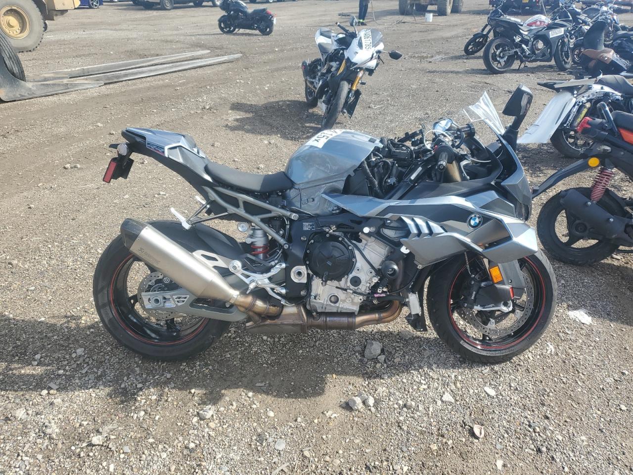2025 BMW S 1000