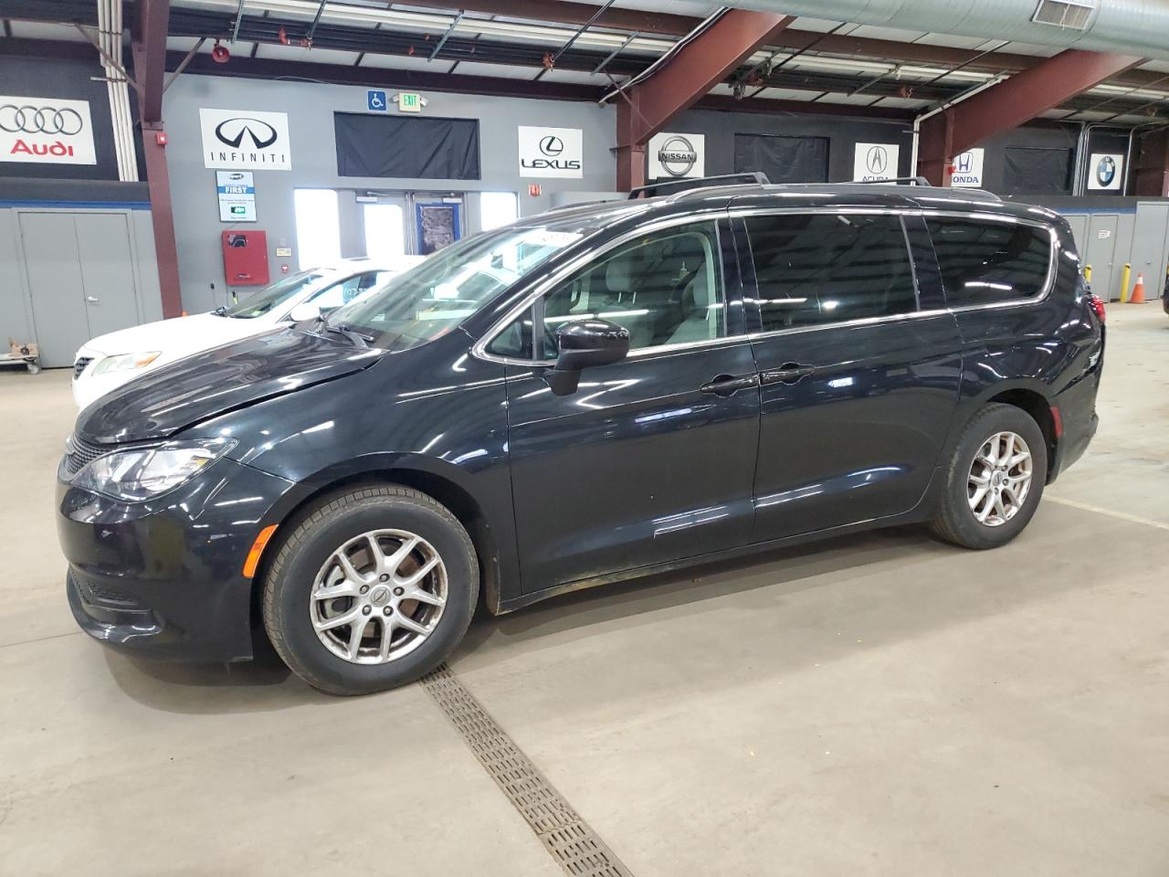 2021 Chrysler Voyager