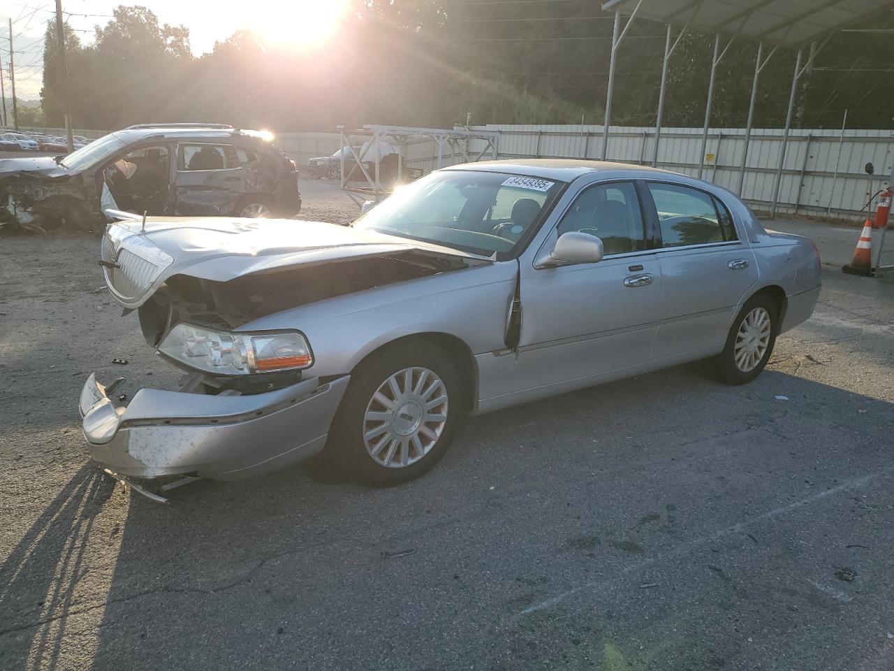 2003 Lincoln Town Car