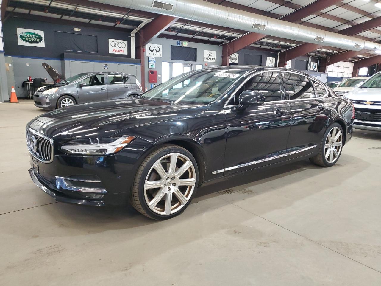 2017 Volvo S90