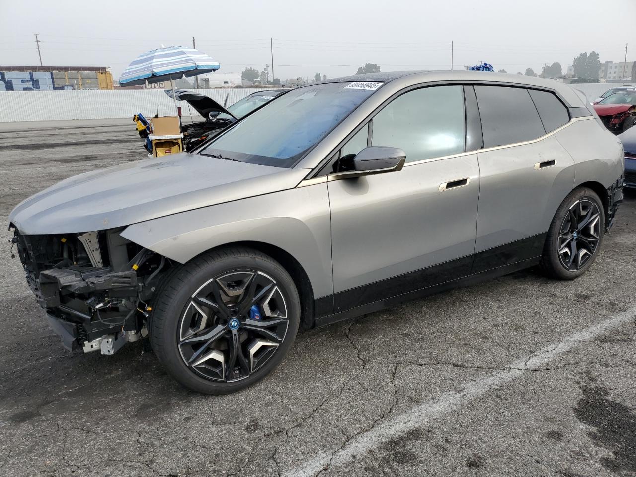 BMW iX