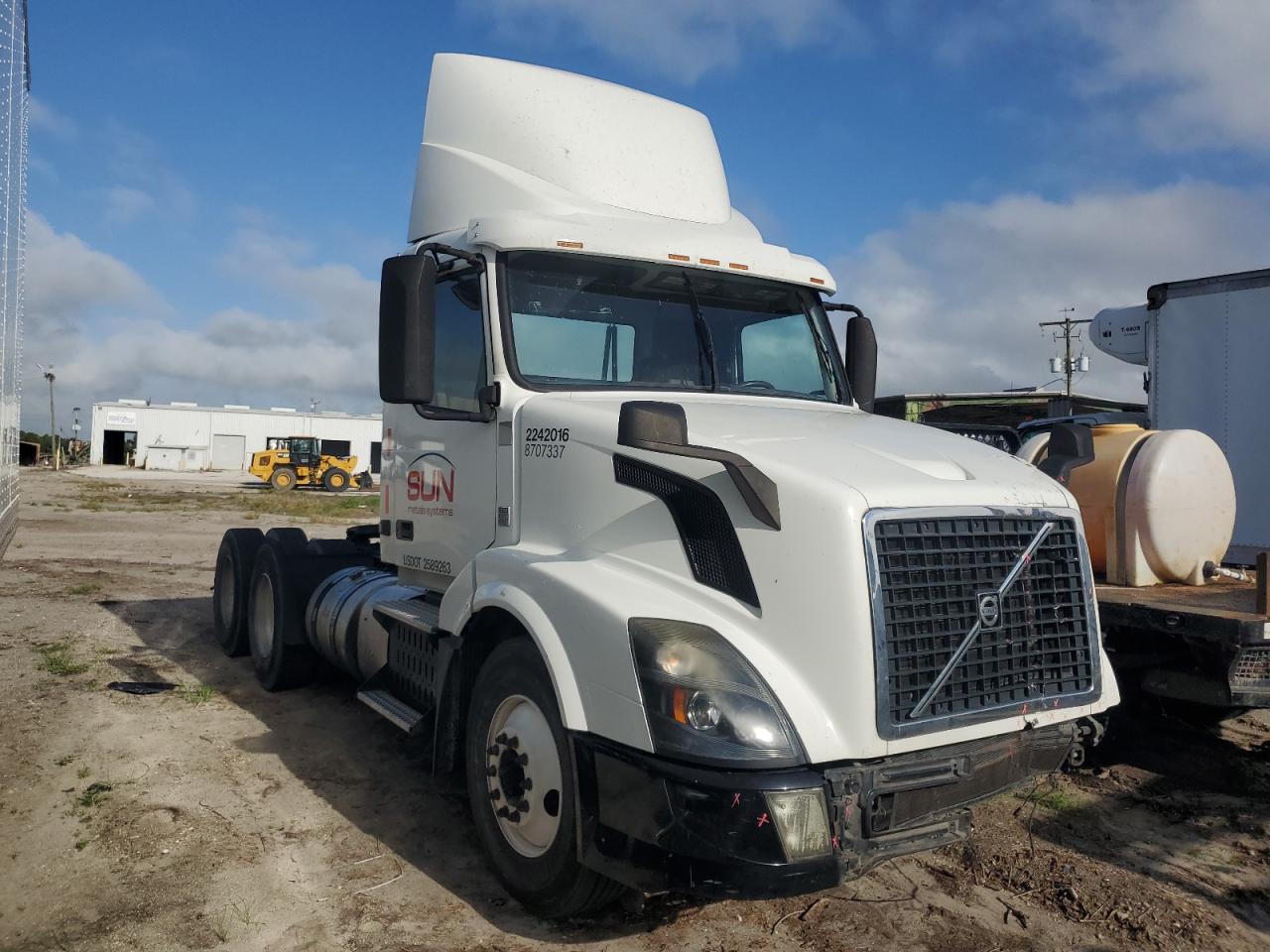 2016 Volvo Vn