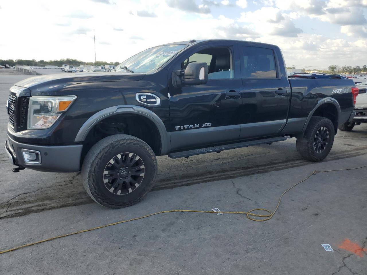 2016 Nissan Titan