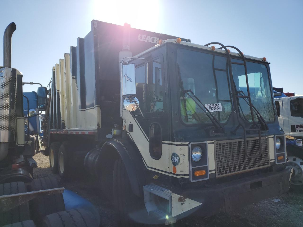 1998 Mack Trailer