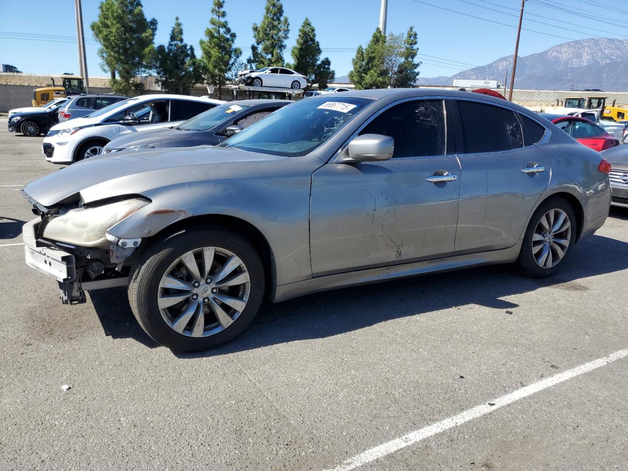 2013 Infiniti M37