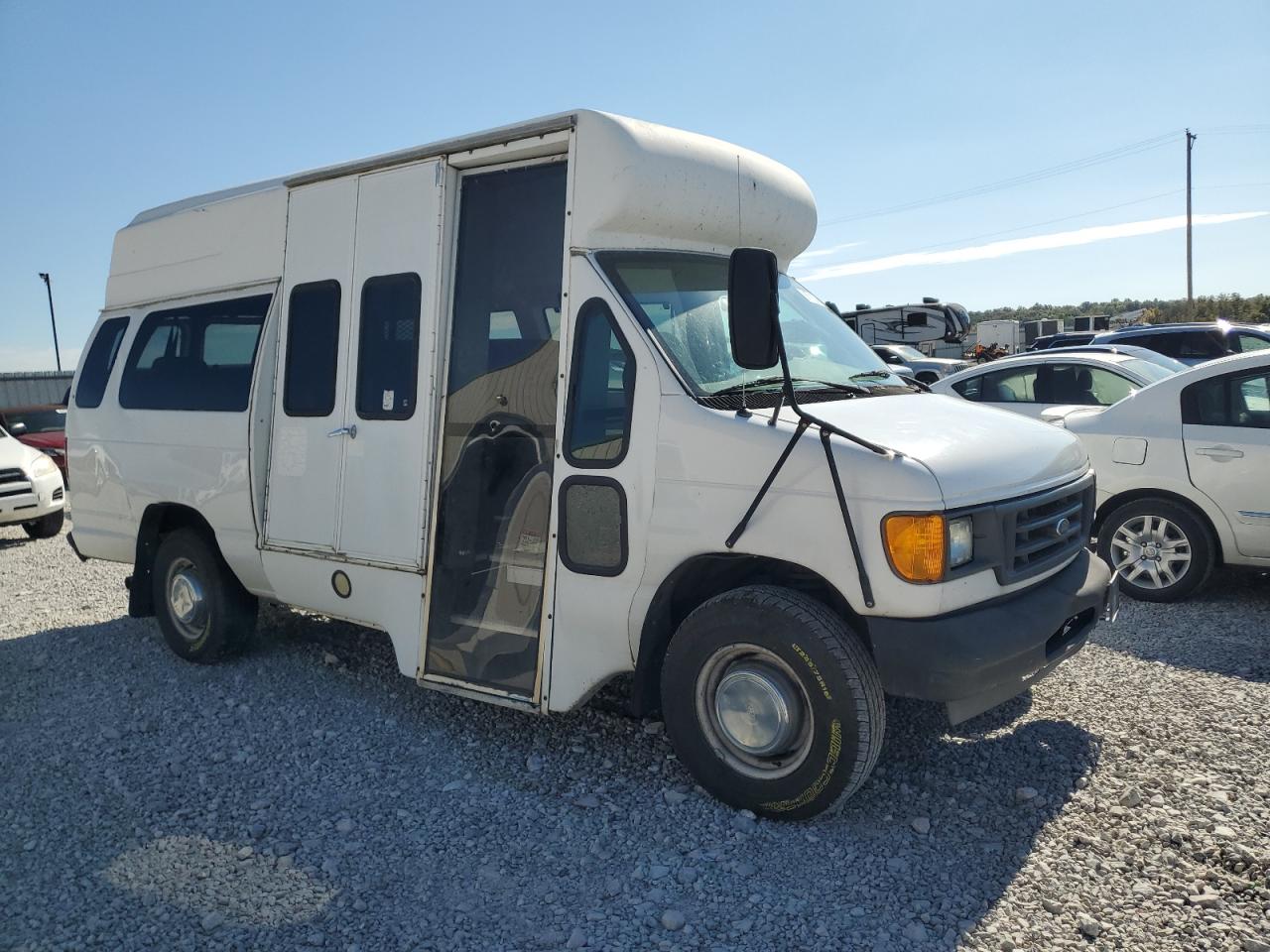 2004 Ford Econoline E350