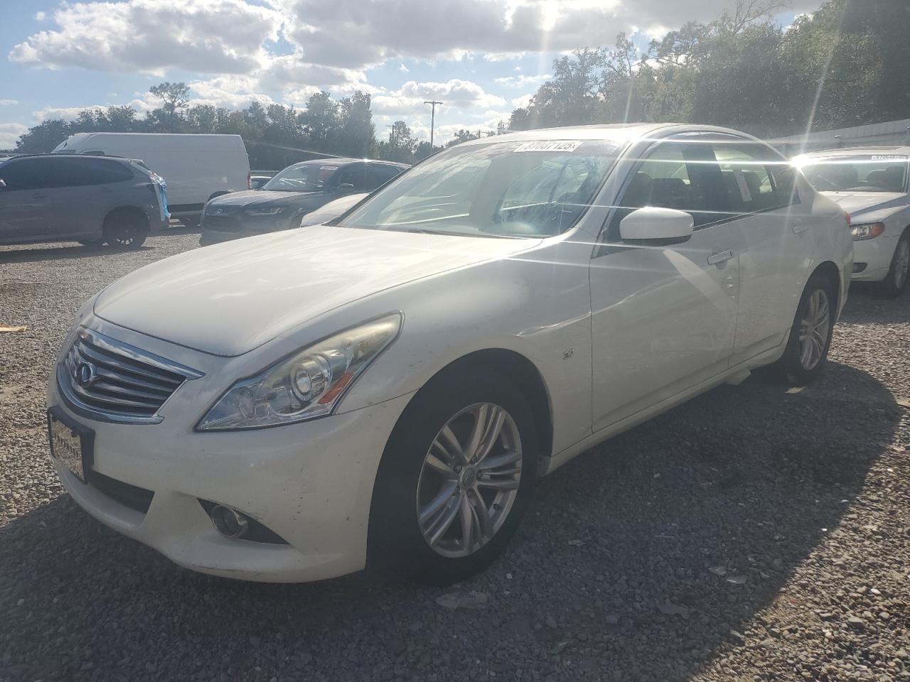 2015 Infiniti Q40