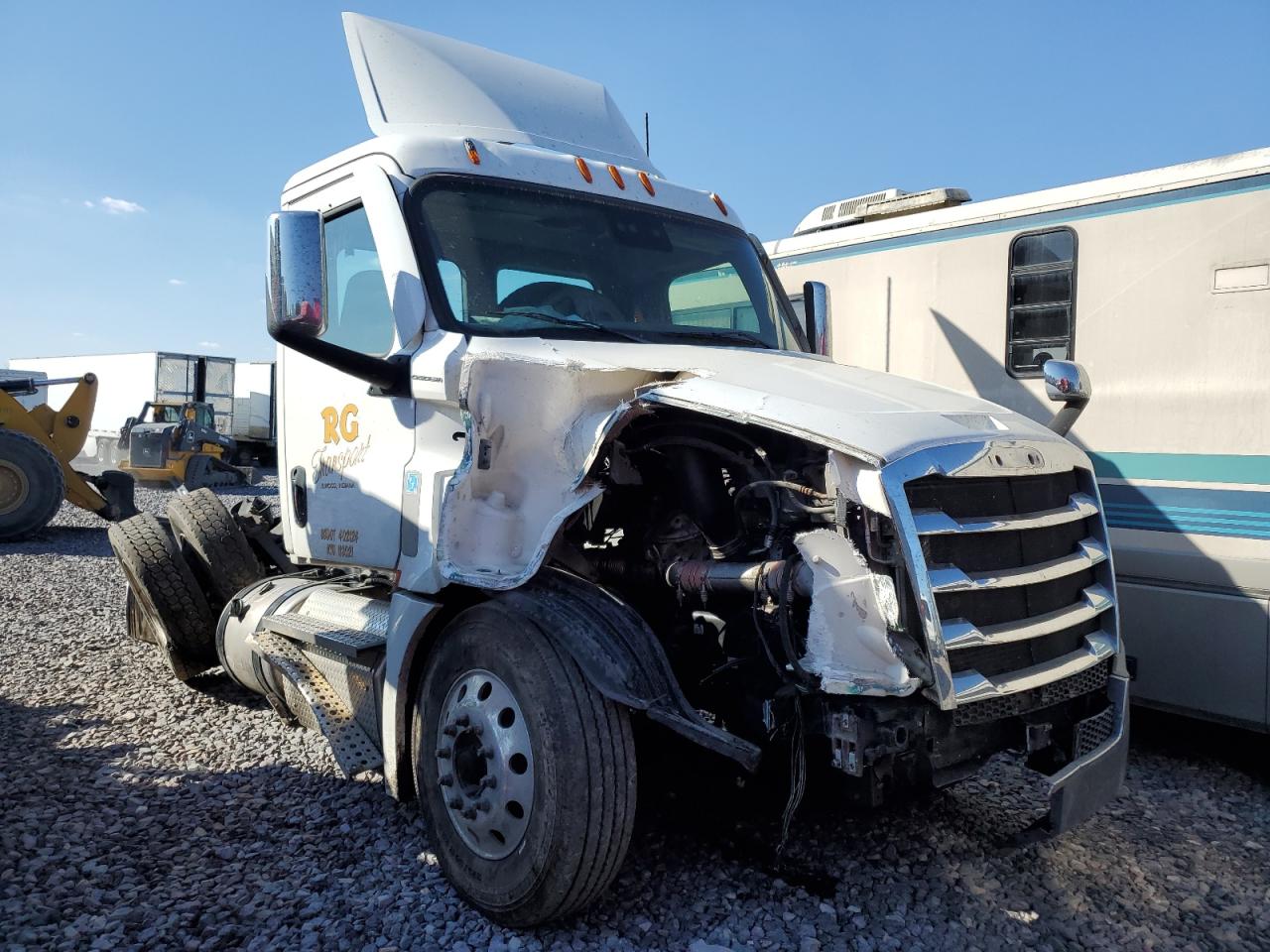 2020 Freightliner Cascadia 126