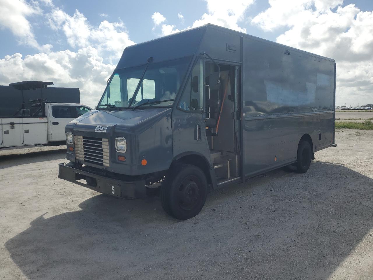 2020 Ford F59