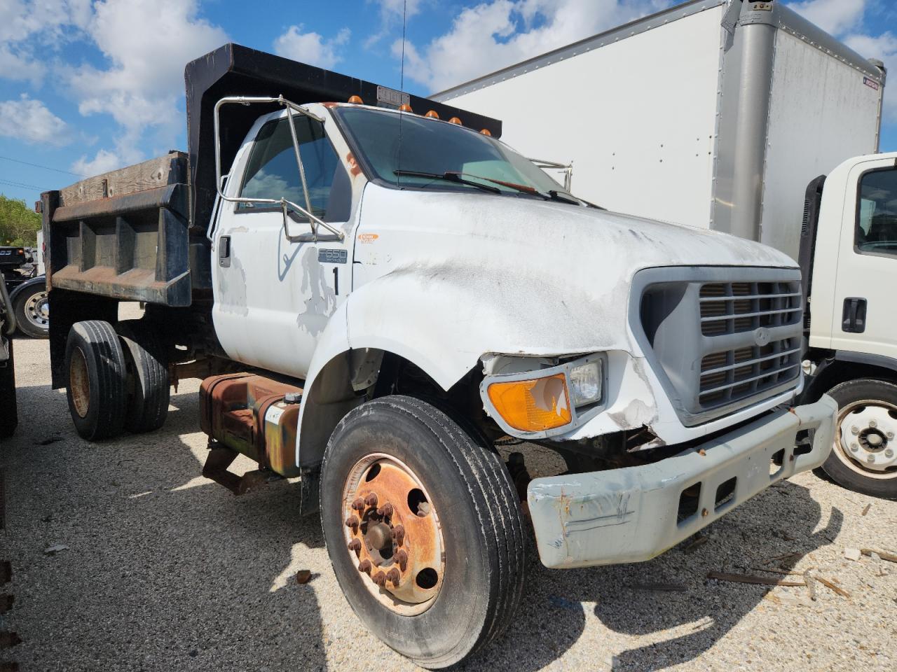 2000 Ford F-650