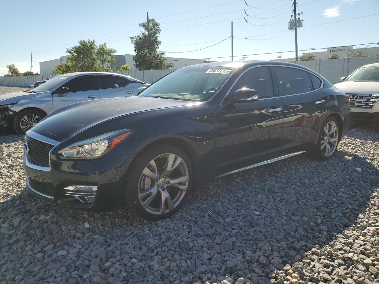 2016 Infiniti Q70