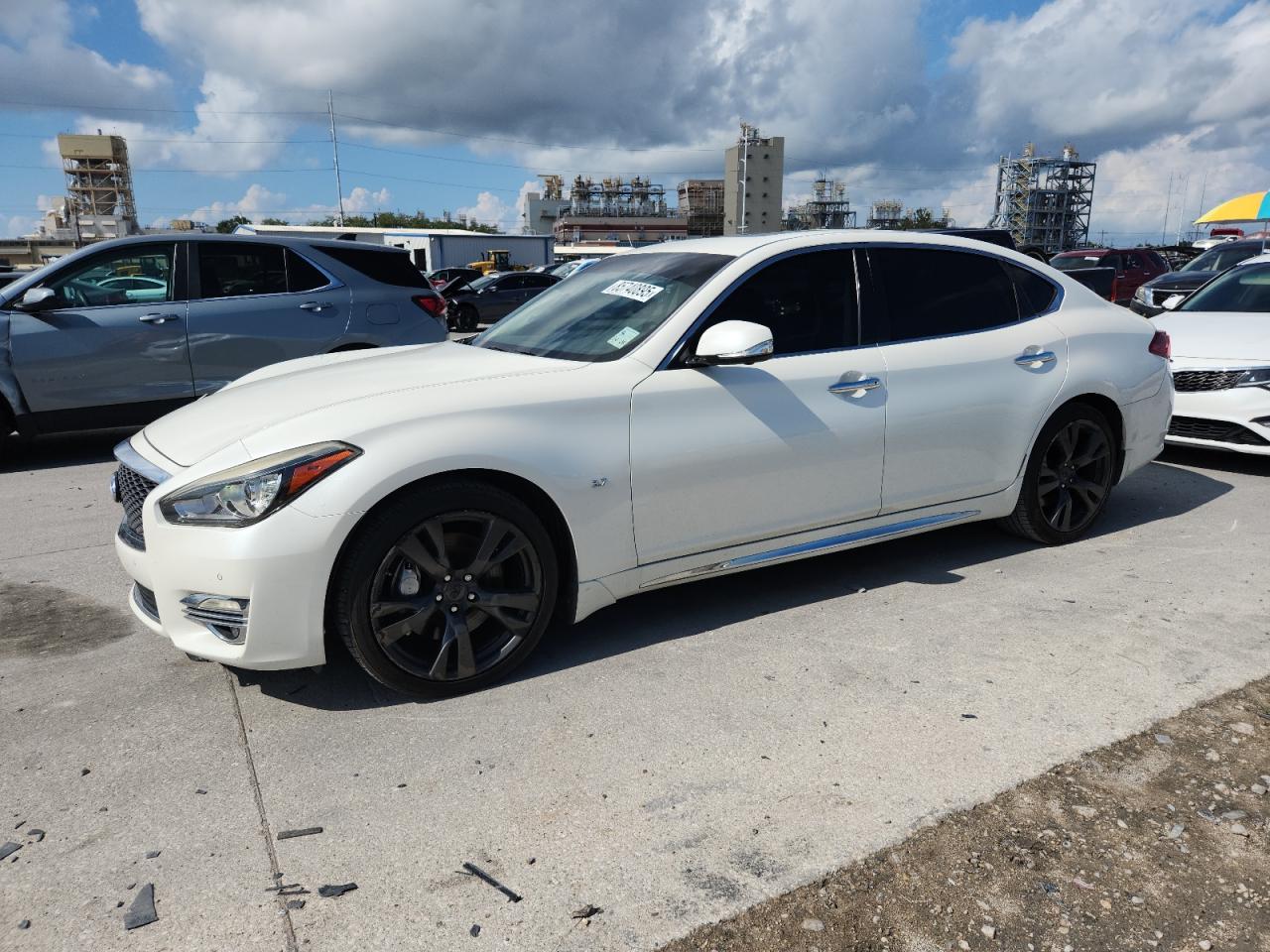 2016 Infiniti Q70
