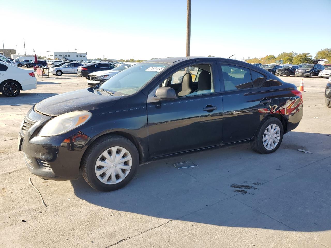 2014 Nissan Versa s S